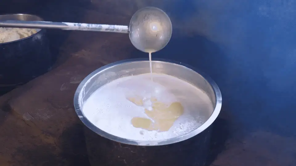Butter slow-cooking into ghee